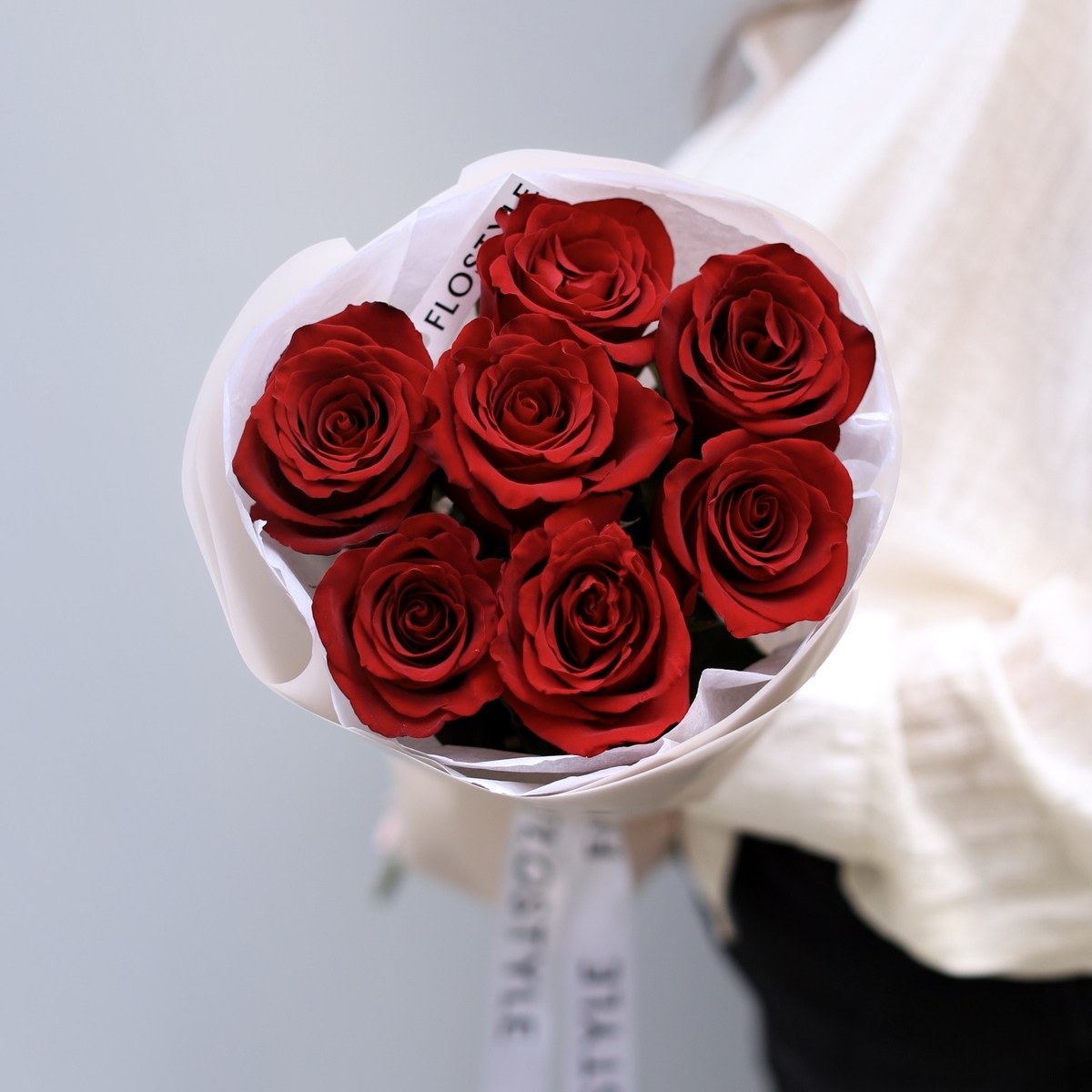 7 красных роз